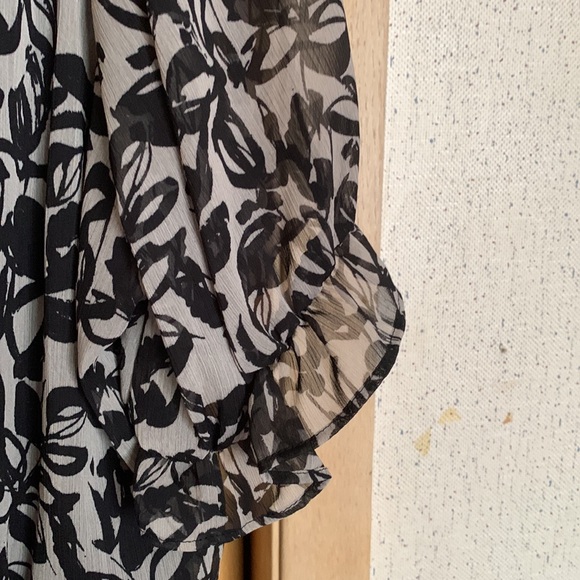 Beautiful Black &Grey Dress - Picture 9 of 12